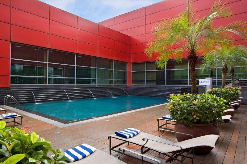 Royal Plaza On Scotts 5* Singapur